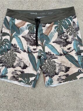 Men's Roark Board Shorts Multicolor Graphic 38 Tropical Beach Surf Swim TIKI